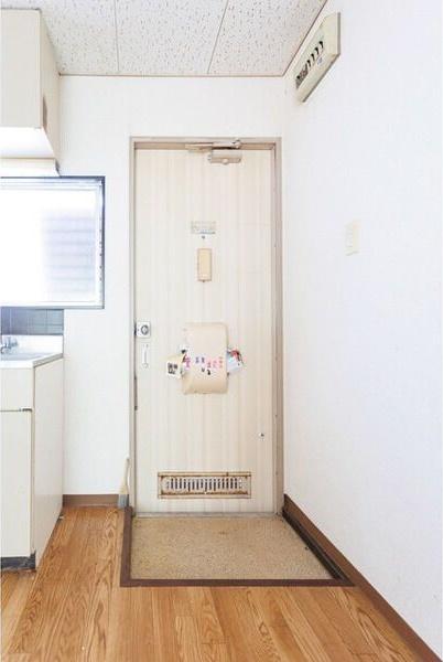 乾ハイツB棟 玄関