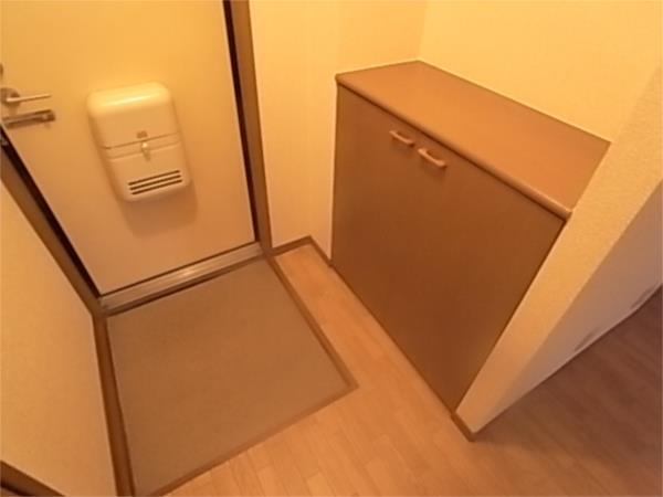 エステート塩屋山手B棟 玄関
