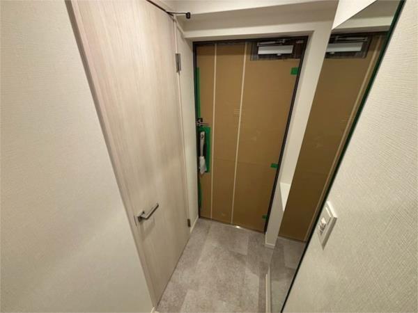 スプランディッド大阪NAMBA LINE（旧スプランディッドXI（イレブン）） 玄関