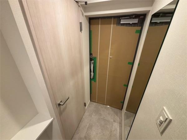スプランディッド大阪NAMBA LINE（旧スプランディッドXI（イレブン）） 玄関