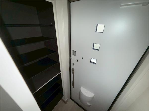 プランドール豊町 玄関