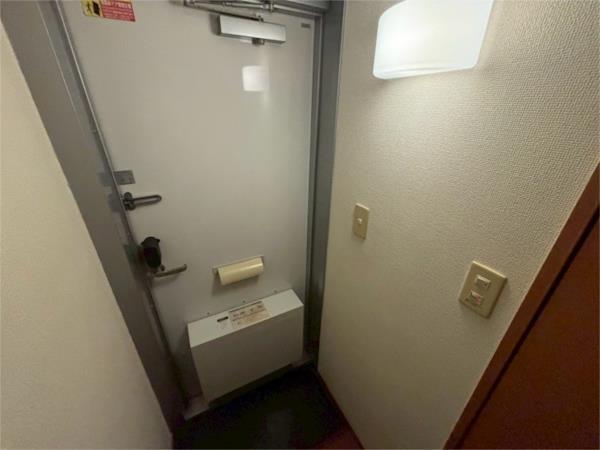 レオパレス水堂 玄関