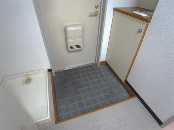 セルサス大道壱番館 玄関