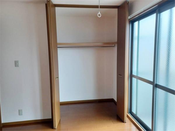 リビングタウン西野 収納