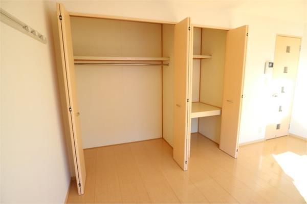 フローラ山の下 収納