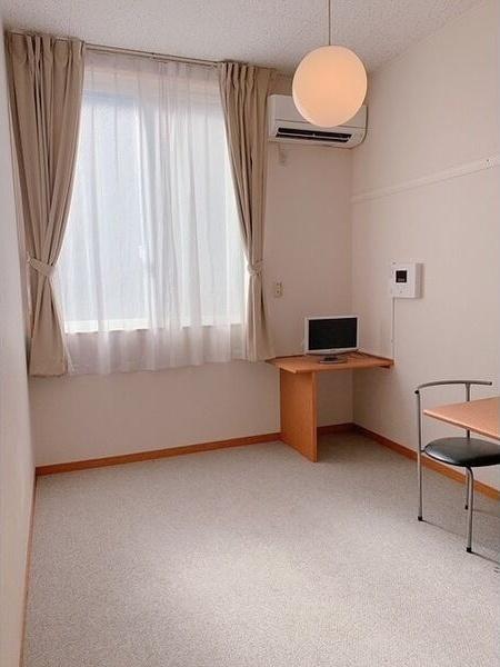 レオパレスインペリアルパレスI リビング