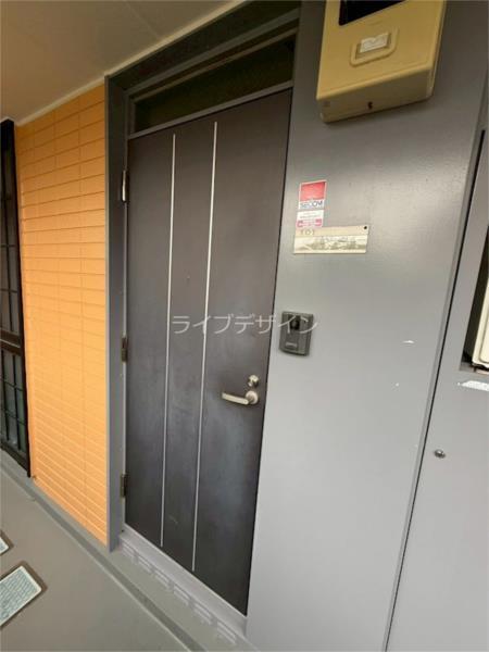 レオパレスKOBATA 玄関