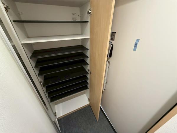 ランドレーヴ尼崎 玄関