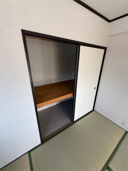 エムグランツ弐番館 収納