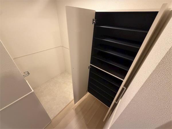 ラ・コリーヌ今福Ｚ 玄関