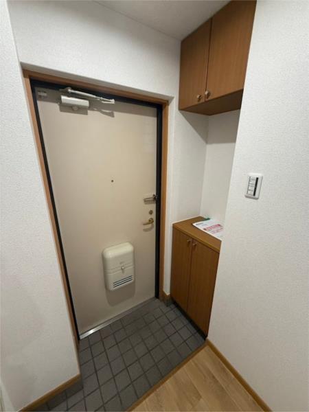 クレモナ山手 玄関