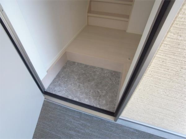 ハーモニーテラス瑞穂通 玄関