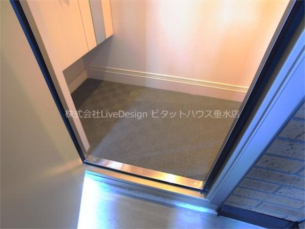 モアレ　オークラ 玄関