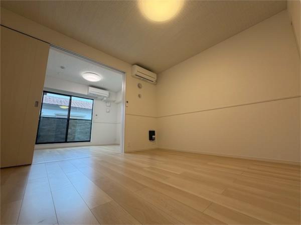 ヒカルサ尼崎神崎町 リビング