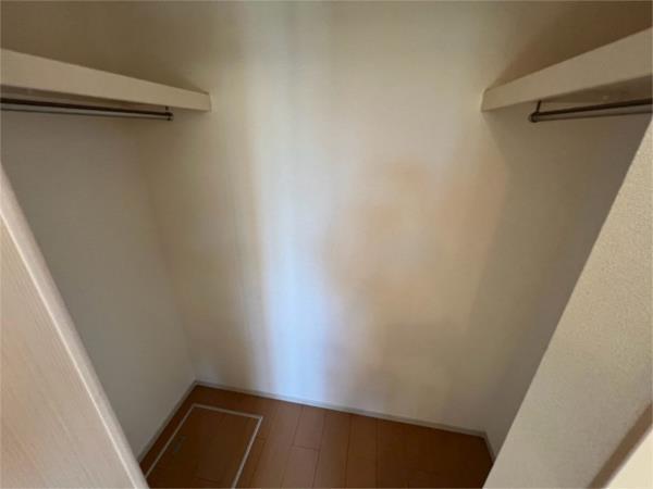 ディアコート口酒井　弐番館 収納