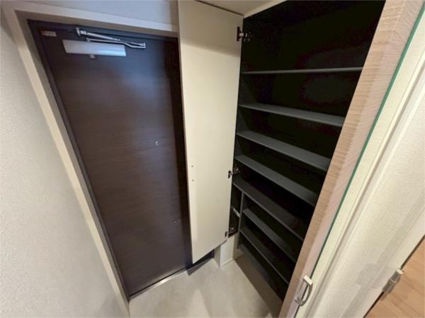 レリーフ南塚口 玄関