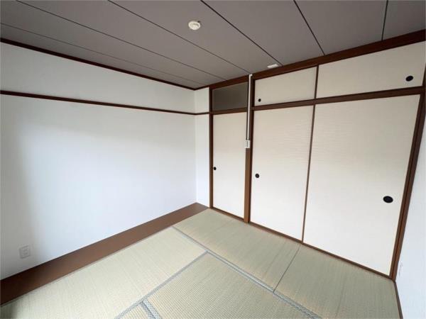 名谷25団地102号棟 収納