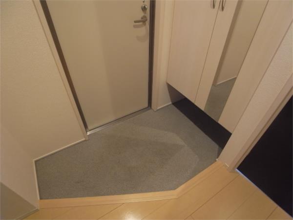 グランソレイユ南多聞台 玄関
