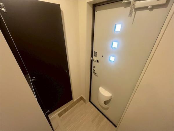 リュクス摩耶 玄関