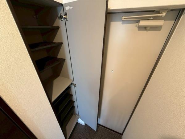 リュミエール道意 玄関