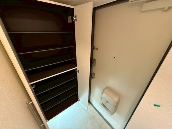 トレスオハス　稲葉荘 玄関