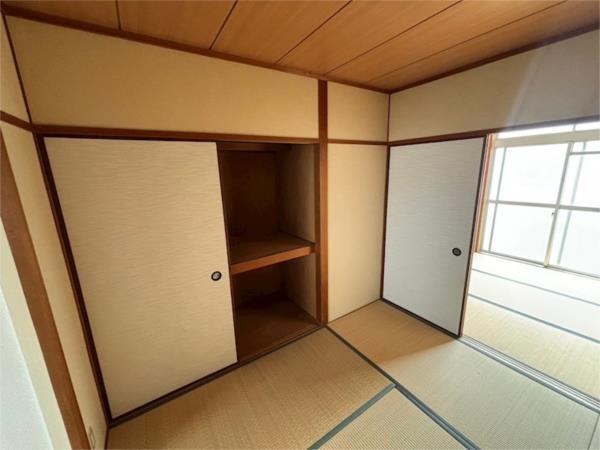 シャルム南台II 収納