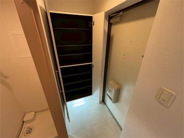 トレスオハス　稲葉荘 玄関