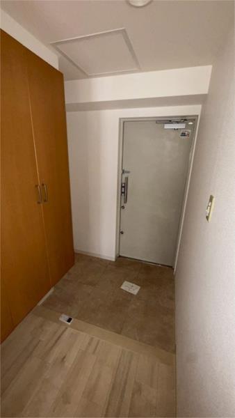パインプロス 玄関