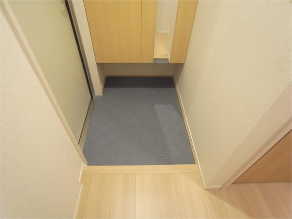 ラ　コンフィアンス神戸 玄関