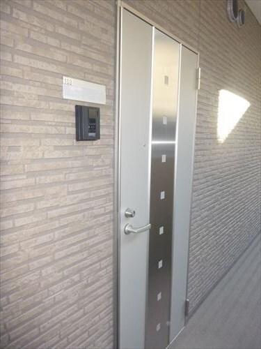 ラージヒル尼崎東 玄関