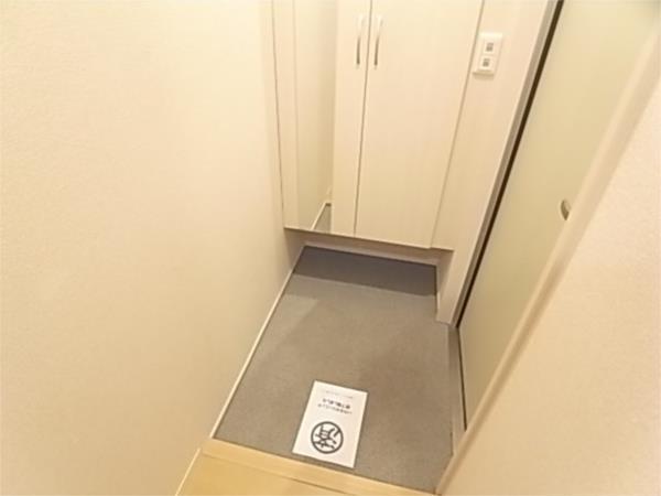 ラ・メゾンアンソレイエ板宿 玄関
