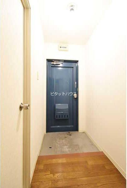 リブ南塚口 玄関