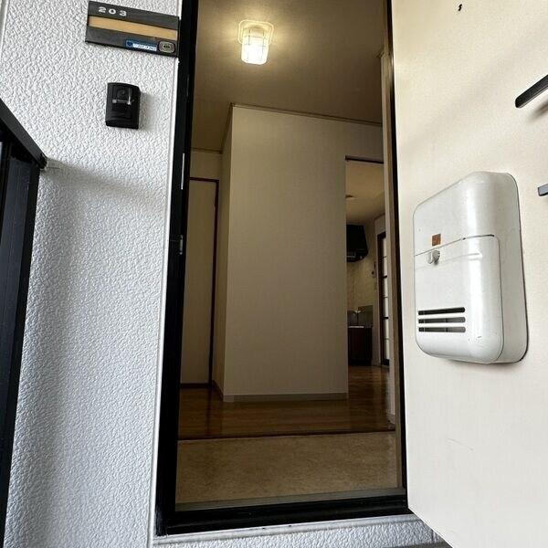 メゾン桃山台 玄関