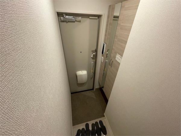 シュロス鳴尾 玄関