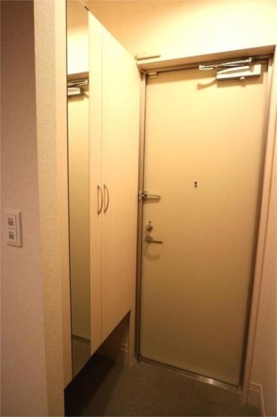 リレント武庫之荘 玄関