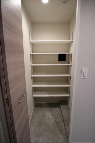 西宮市深津町マンション 収納