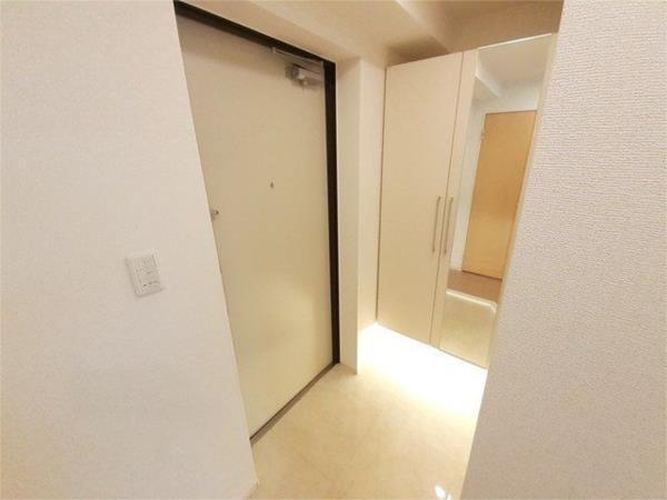 グランデ近松 玄関