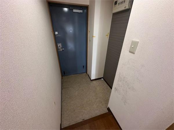 ウエストコート11番街 玄関