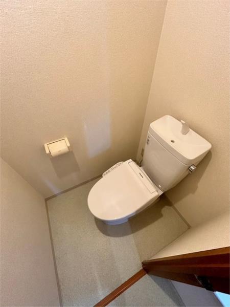 Y’sコート蘭びっく トイレ