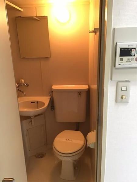 ＣＵＢＥ南塚口III トイレ