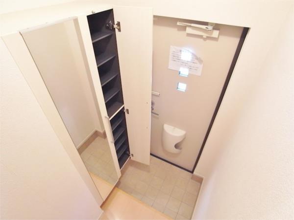 グレイス大町 玄関