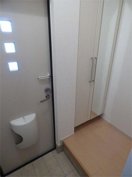 ポレール伊川III 玄関