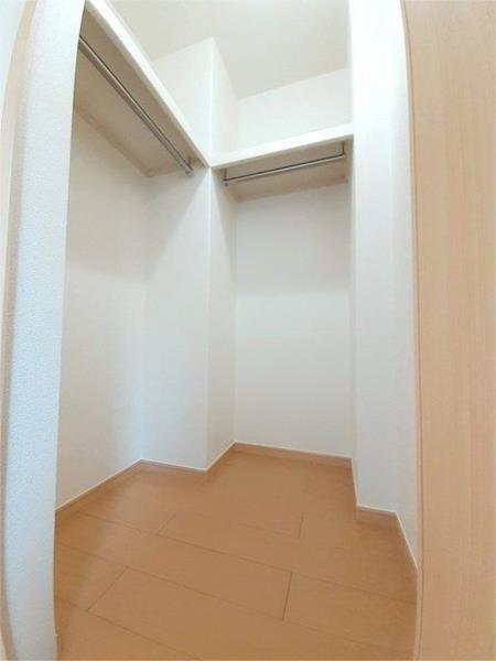 ソレイユ土山I 収納