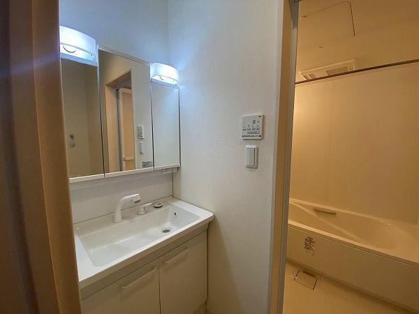 Modernism East 部屋画像