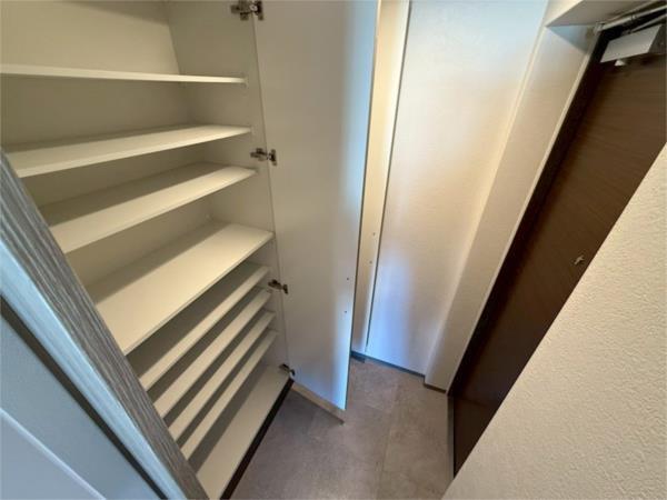 レーヴメゾン尼崎大物 玄関