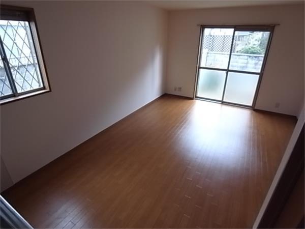 ラフィーネ二ッ屋 リビング