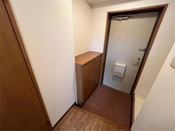 メリット伊丹 玄関