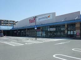 ｸﾞﾙﾒｼﾃｨ 小束山店：186m