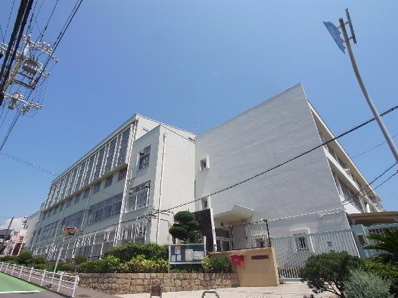 神戸市立霞ｹ丘小学校：745m