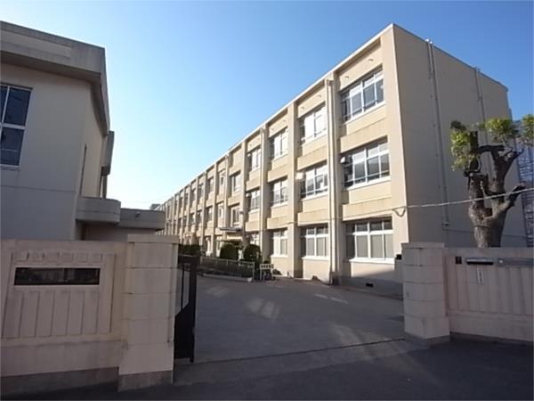 神戸市立舞子小学校：86m